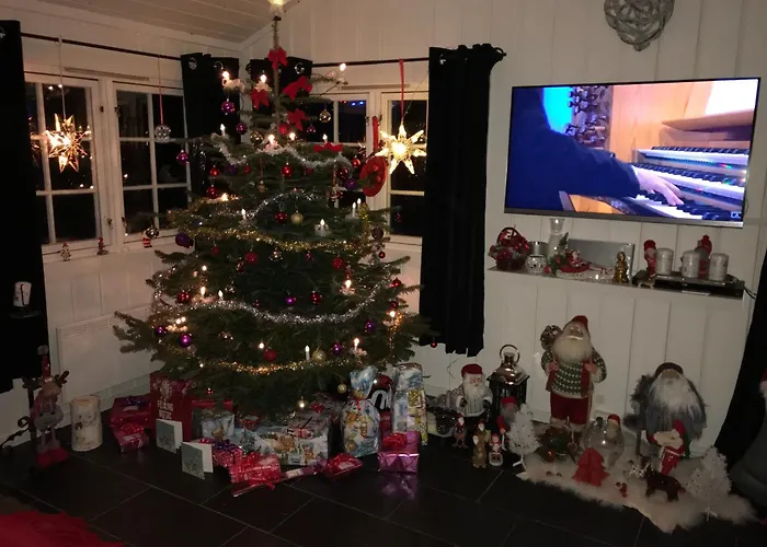 Hytta For 8 Personer Skiut/inn